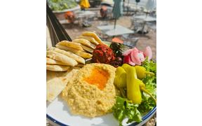 Come join us for your September 21st specials

Appetizer
Rezza Mezza

Hummus-Sun-Dried Tomato ...